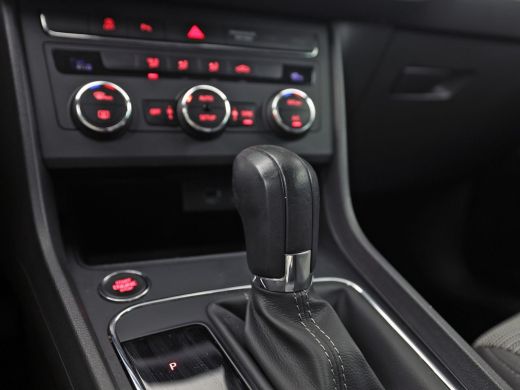 Seat Leon 1.0 EcoTSI Intense Sport Automaat (APPLE CARPLAY, NAVIGATIE, CLIMATE, KEYLESS, SPORTSTOELEN, PARK... ActivLease financial lease