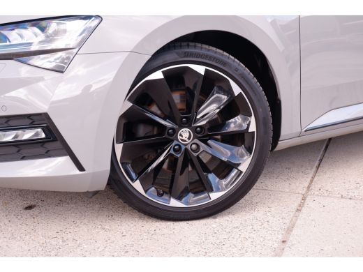 Skoda Superb Combi 1.4 TSI iV Sportline Business | Elek. Trekhaak | Memory | Sfeerverlichting | Carplay | Navi | ActivLease financial lease