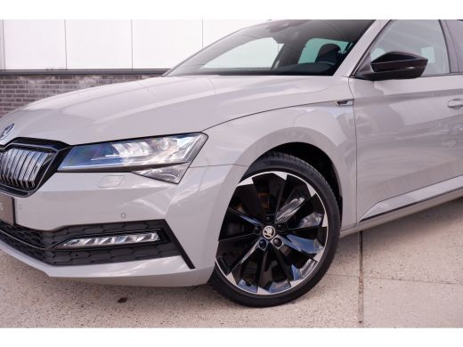 Skoda Superb Combi 1.4 TSI iV Sportline Business | Elek. Trekhaak | Memory | Sfeerverlichting | Carplay | Navi | ActivLease financial lease
