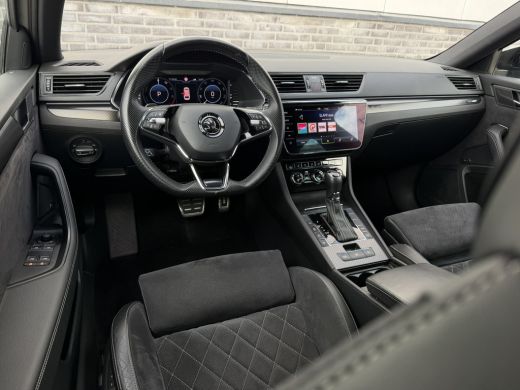 Skoda Superb Combi 1.4 TSI iV Sportline Business | Elek. Trekhaak | Memory | Sfeerverlichting | Carplay | Navi | ActivLease financial lease