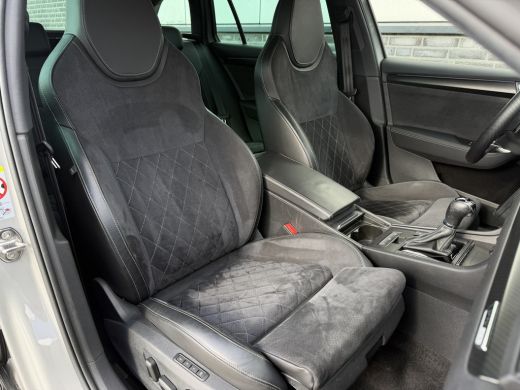 Skoda Superb Combi 1.4 TSI iV Sportline Business | Elek. Trekhaak | Memory | Sfeerverlichting | Carplay | Navi | ActivLease financial lease