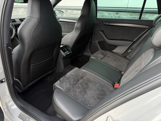 Skoda Superb Combi 1.4 TSI iV Sportline Business | Elek. Trekhaak | Memory | Sfeerverlichting | Carplay | Navi | ActivLease financial lease