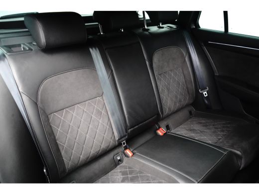 Skoda Superb Combi 1.4 TSI iV Sportline Business l Elekt. Stoel incl Memory l Pano Dak l Camera l Elektr. Klep... ActivLease financial lease