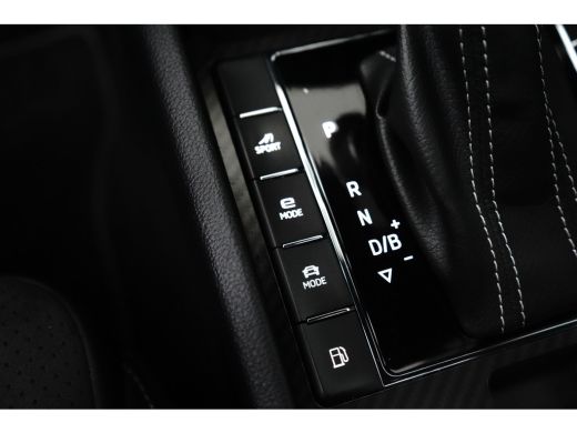 Skoda Superb Combi 1.4 TSI iV Sportline Business l Elekt. Stoel incl Memory l Pano Dak l Camera l Elektr. Klep... ActivLease financial lease