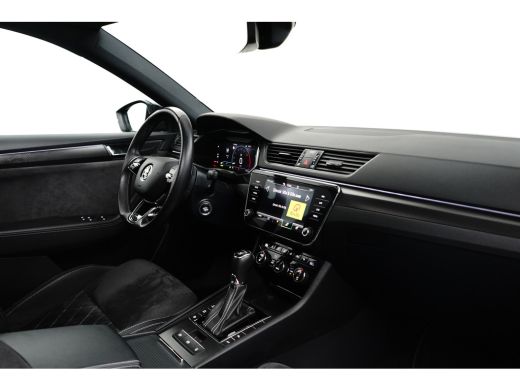 Skoda Superb Combi 1.4 TSI iV Sportline Business l Elekt. Stoel incl Memory l Pano Dak l Camera l Elektr. Klep... ActivLease financial lease