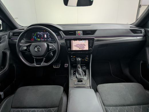 Skoda Superb Combi 1.4 TSI iV Sportline Business l Elektr. Trekhaak l Matrix LED l 19" l Elektr. Stoel incl Me... ActivLease financial lease