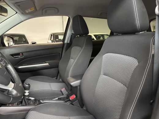 Suzuki Vitara 1.4 Boosterjet Select Smart Hybrid | Fabrieksgarantie 2035 | Achteruitrijcamera | Stoelverwarming | ActivLease financial lease