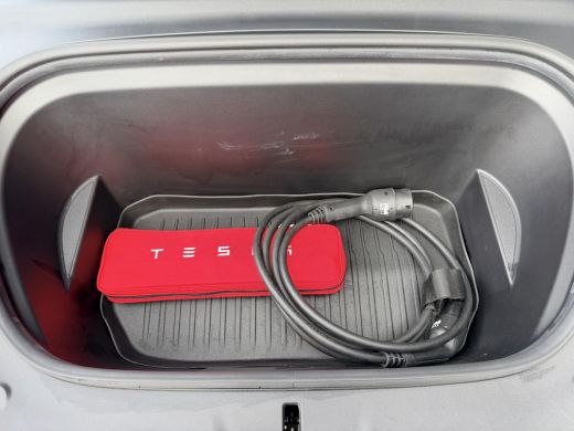 Tesla Model Y Long Range AWD 75 kWh SOH 92,7% | Autopilot | 20'' LM ( &euro; 2.300 ) | 3 Fase | Stoelverwarming Voor... ActivLease financial lease