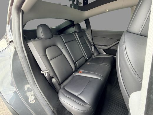 Tesla Model Y Long Range AWD 75 kWh SOH 92,7% | Autopilot | 20'' LM ( &euro; 2.300 ) | 3 Fase | Stoelverwarming Voor... ActivLease financial lease