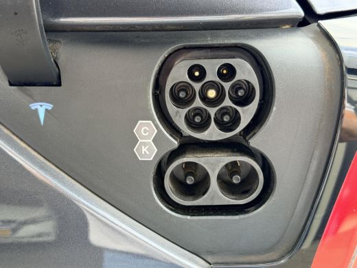 Tesla Model Y Long Range AWD 75 kWh SOH 92,7% | Autopilot | 20'' LM ( &euro; 2.300 ) | 3 Fase | Stoelverwarming Voor... ActivLease financial lease