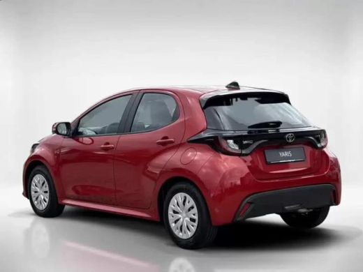 Toyota Yaris 1.5 Hybrid 115 Comfort **EMOTIONAL RED METALLIC/ NIEUWE AUTO/ DIRECT LEVERBAAR** ActivLease financial lease