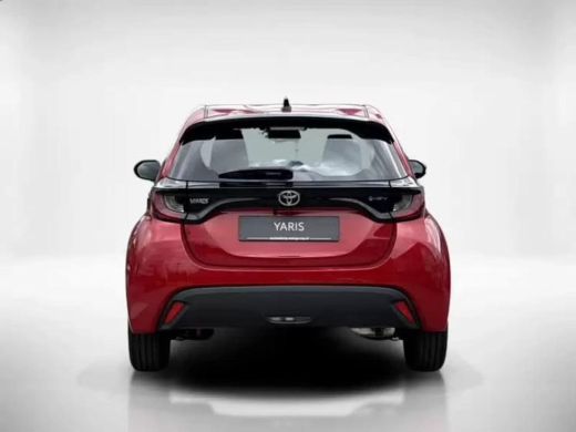 Toyota Yaris 1.5 Hybrid 115 Comfort **EMOTIONAL RED METALLIC/ NIEUWE AUTO/ DIRECT LEVERBAAR** ActivLease financial lease