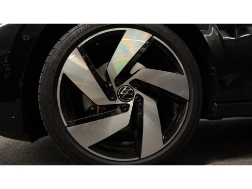 Volkswagen Golf 1.5 eHybrid Life Edition 204PK | Panoramadak | SOH 100% | ActivLease financial lease