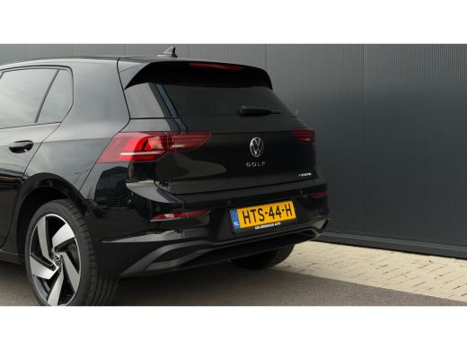 Volkswagen Golf 1.5 eHybrid Life Edition 204PK | Panoramadak | SOH 100% | ActivLease financial lease