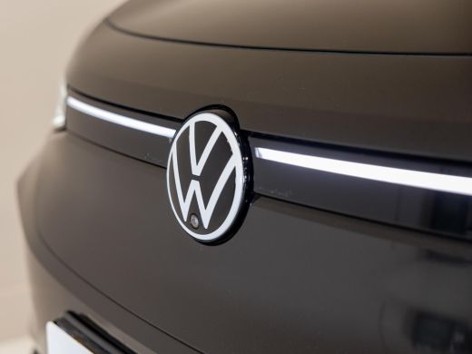 Volkswagen ID.4 Max 77 kWh SOH 91% / 204pk / Panorama dak / Trekhaak / Kuipstoelen / Elektrische stoelverstelling / ActivLease financial lease