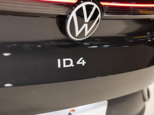 Volkswagen ID.4 Max 77 kWh SOH 91% / 204pk / Panorama dak / Trekhaak / Kuipstoelen / Elektrische stoelverstelling / ActivLease financial lease