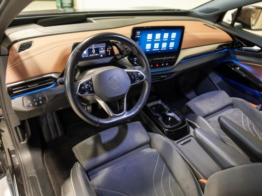 Volkswagen ID.4 Max 77 kWh SOH 91% / 204pk / Panorama dak / Trekhaak / Kuipstoelen / Elektrische stoelverstelling / ActivLease financial lease