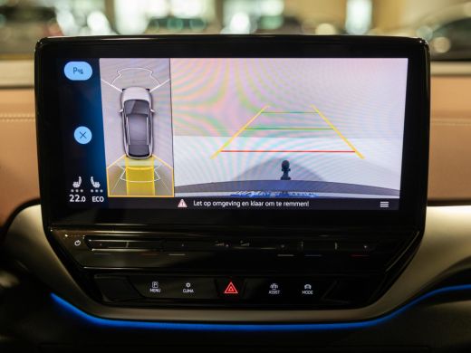 Volkswagen ID.4 Max 77 kWh SOH 91% / 204pk / Panorama dak / Trekhaak / Kuipstoelen / Elektrische stoelverstelling / ActivLease financial lease