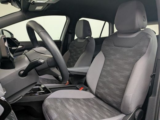 Volkswagen ID.4 Pure 52 kWh l Adapt. Cr Control l Stoelverwarming l Keyless Start l 18" l Apple Car Play / Androi... ActivLease financial lease