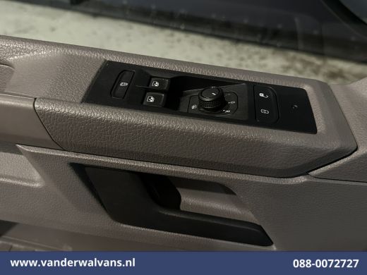 Volkswagen Transporter 2.0 TDI 111pk L1H1 Euro6 Airco | Navigatie | LM Velgen | Cruisecontrol | Apple Carplay Parkeersen... ActivLease financial lease
