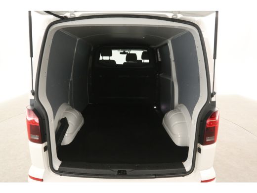 Volkswagen Transporter 2.0 TDI 150PK L1H1 | Aut. | Airco | Cruise | 3 Zits | Carplay | Navi | Stoelverw. | Trekhaak ActivLease financial lease