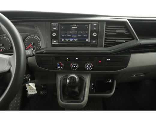 Volkswagen Transporter 2.0 TDI L1H1 140PK | Airco | Cruise | 3 Zits | Carplay | Trekhaak | Parkeersens. ActivLease financial lease
