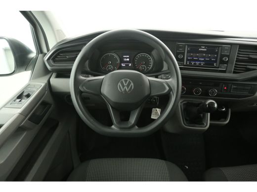Volkswagen Transporter 2.0 TDI L1H1 140PK | Airco | Cruise | 3 Zits | Carplay | Trekhaak | Parkeersens. ActivLease financial lease