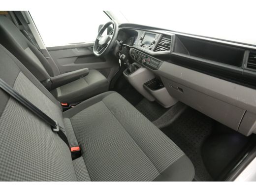 Volkswagen Transporter 2.0 TDI L1H1 140PK | Airco | Cruise | 3 Zits | Carplay | Trekhaak | Parkeersens. ActivLease financial lease