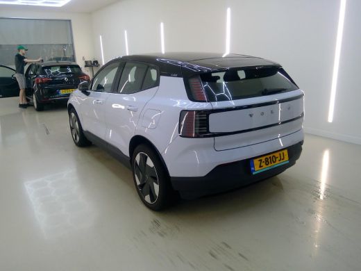 Volvo  EX30 Single Motor Extended Range Plus 69 kWh | Afwijkende dakkleur | Armsteun voor | Audio installatie... ActivLease financial lease