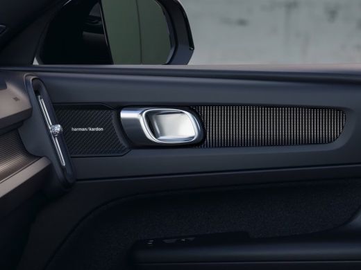 Volvo  EX40 Single Motor Ext. Range Ultra Bl. Ed. Eur. 82 kWh | Achterbank verwarmd | Apple Carplay/Android A... ActivLease financial lease