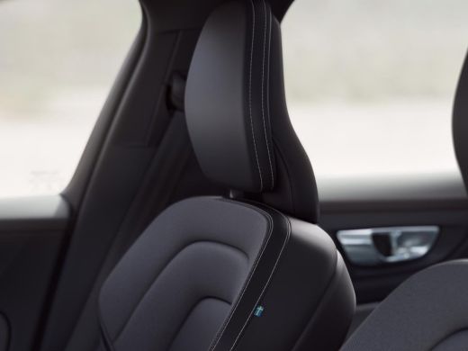 Volvo  V60 2.0 T6 Plug-in hybrid AWD Plus Dark | Achteruitrijcamera | Apple Carplay/Android Auto|telefoonint... ActivLease financial lease