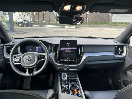 Volvo  XC60 2.0 T6 Plug-in hybrid AWD Plus Black Edition VAN: 59.900,- ND: 56.877,- UW HERSTVOORDEEL: 2.023,-... ActivLease financial lease