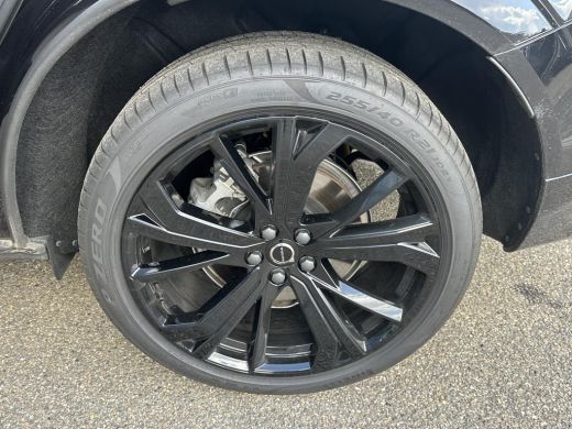 Volvo  XC60 2.0 T6 Plug-in hybrid AWD Plus Black Edition VAN: 59.900,- ND: 56.877,- UW HERSTVOORDEEL: 2.023,-... ActivLease financial lease