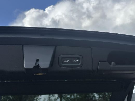 Volvo  XC60 2.0 T6 Plug-in hybrid AWD Plus Black Edition VAN: 59.900,- ND: 56.877,- UW HERSTVOORDEEL: 2.023,-... ActivLease financial lease