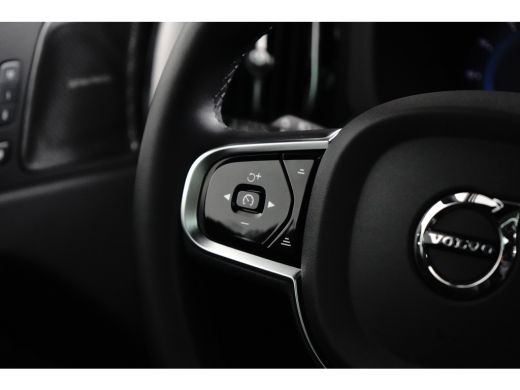 Volvo  XC60 2.0 T8 Plug-in hybrid AWD Ultra Black Edition | Massage | HU-Display | Trekhaak | 360 Camera | ActivLease financial lease
