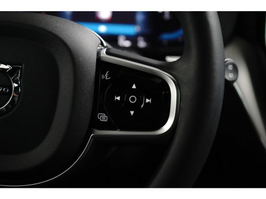 Volvo  XC60 2.0 T8 Plug-in hybrid AWD Ultra Black Edition | Massage | HU-Display | Trekhaak | 360 Camera | ActivLease financial lease