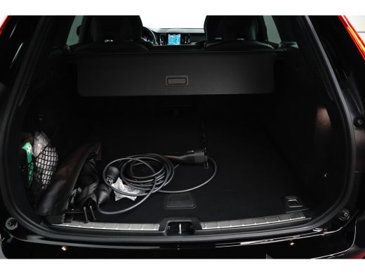 Volvo  XC60 2.0 T8 Plug-in hybrid AWD Ultra Black Edition | Massage | HU-Display | Trekhaak | 360 Camera | ActivLease financial lease