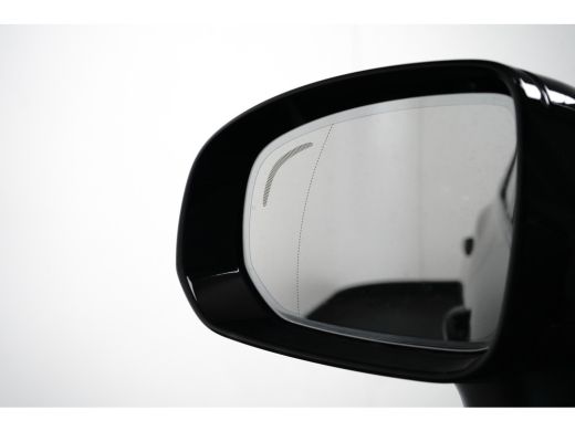 Volvo  XC60 2.0 T8 Plug-in hybrid AWD Ultra Black Edition | Massage | HU-Display | Trekhaak | 360 Camera | ActivLease financial lease
