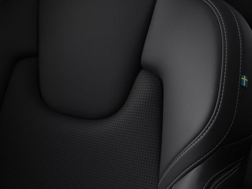Volvo  XC60 2.0 T8 Plug-in hybrid AWD Ultra Dark Exec. Ed. | Achterbank verwarmd | Alarmsysteem | Apple Carpl... ActivLease financial lease