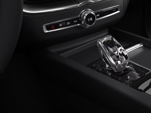 Volvo  XC60 2.0 T8 Plug-in hybrid AWD Ultra Dark Exec. Ed. | Achterbank verwarmd | Alarmsysteem | Apple Carpl... ActivLease financial lease