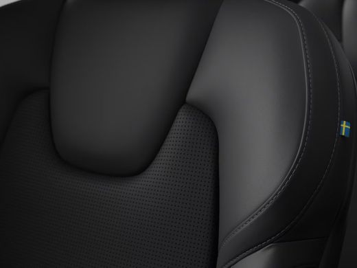 Volvo  XC90 2.0 T8 Plug-in hybrid AWD Ultra Black Ed. Exec. | 2 stoelen op derde rij | 7 zitplaatsen | Achter... ActivLease financial lease