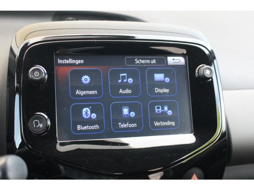 Peugeot 108 1.0 e-VTi Allure | Camera | Carplay | Climate | DAB | Lmv | Centrale deurvergrendeling | | Camera... ActivLease financial lease