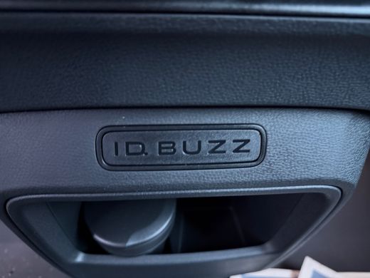 Volkswagen ID. Buzz Cargo Cargo Economy Limited Edition 79 kWh 286PK | Achterdeuren | Trekhaak | Achteruitrijcamera ActivLease financial lease