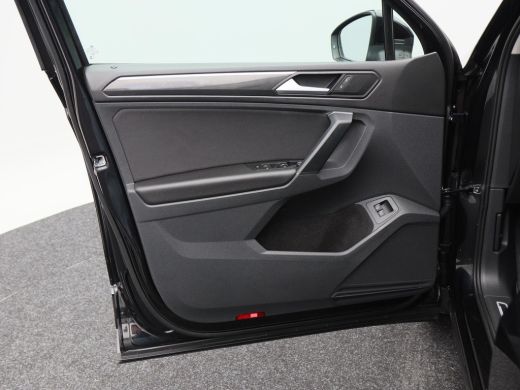 Volkswagen Tiguan 1.4 TSi eHybrid Elegance 245 Pk Automaat | Carplay | Virtual Cockpit | Keyless | Panoramadak | Le... ActivLease financial lease