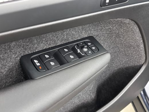 Volvo  EX40 Single Motor 82kWh Ultra Europa | 19" Allseason | Getint Glas | Panoramadak | Elektr. verst. Stoe... ActivLease financial lease