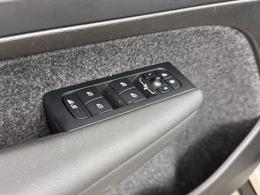 Volvo  EX40 Single Motor Extended Range Plus 82 kWh | 19" Allseaso | Trekhaak | Adaptieve Cruise | BLIS | Sto... ActivLease financial lease