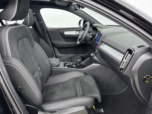 Volvo  XC40 B4 Plus Dark | 18" | Panoramadak | Leder/Nubuck | Trekhaak | Harman Kardon | Elektr. verst. Stoel... ActivLease financial lease