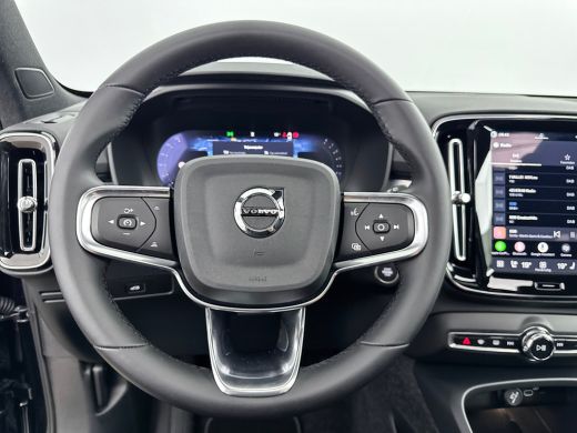 Volvo  XC40 B4 Plus Dark | 18" | Panoramadak | Leder/Nubuck | Trekhaak | Harman Kardon | Elektr. verst. Stoel... ActivLease financial lease