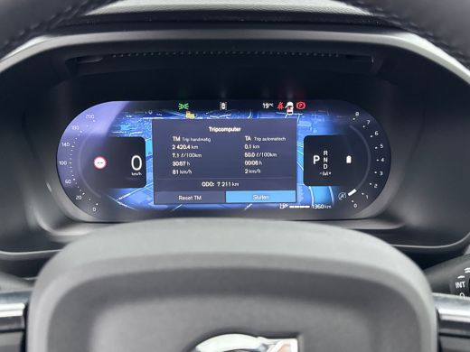 Volvo  XC40 B4 Plus Dark | 18" | Panoramadak | Leder/Nubuck | Trekhaak | Harman Kardon | Elektr. verst. Stoel... ActivLease financial lease