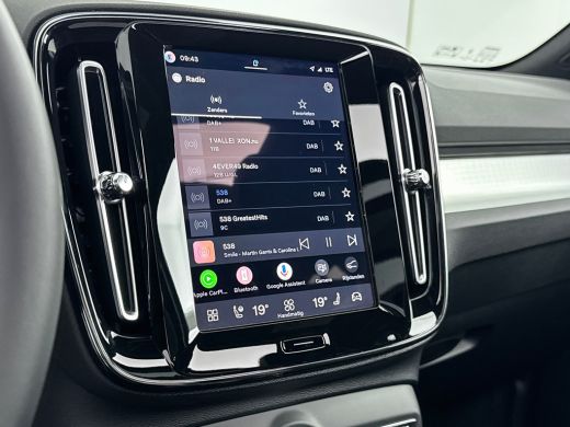 Volvo  XC40 B4 Plus Dark | 18" | Panoramadak | Leder/Nubuck | Trekhaak | Harman Kardon | Elektr. verst. Stoel... ActivLease financial lease